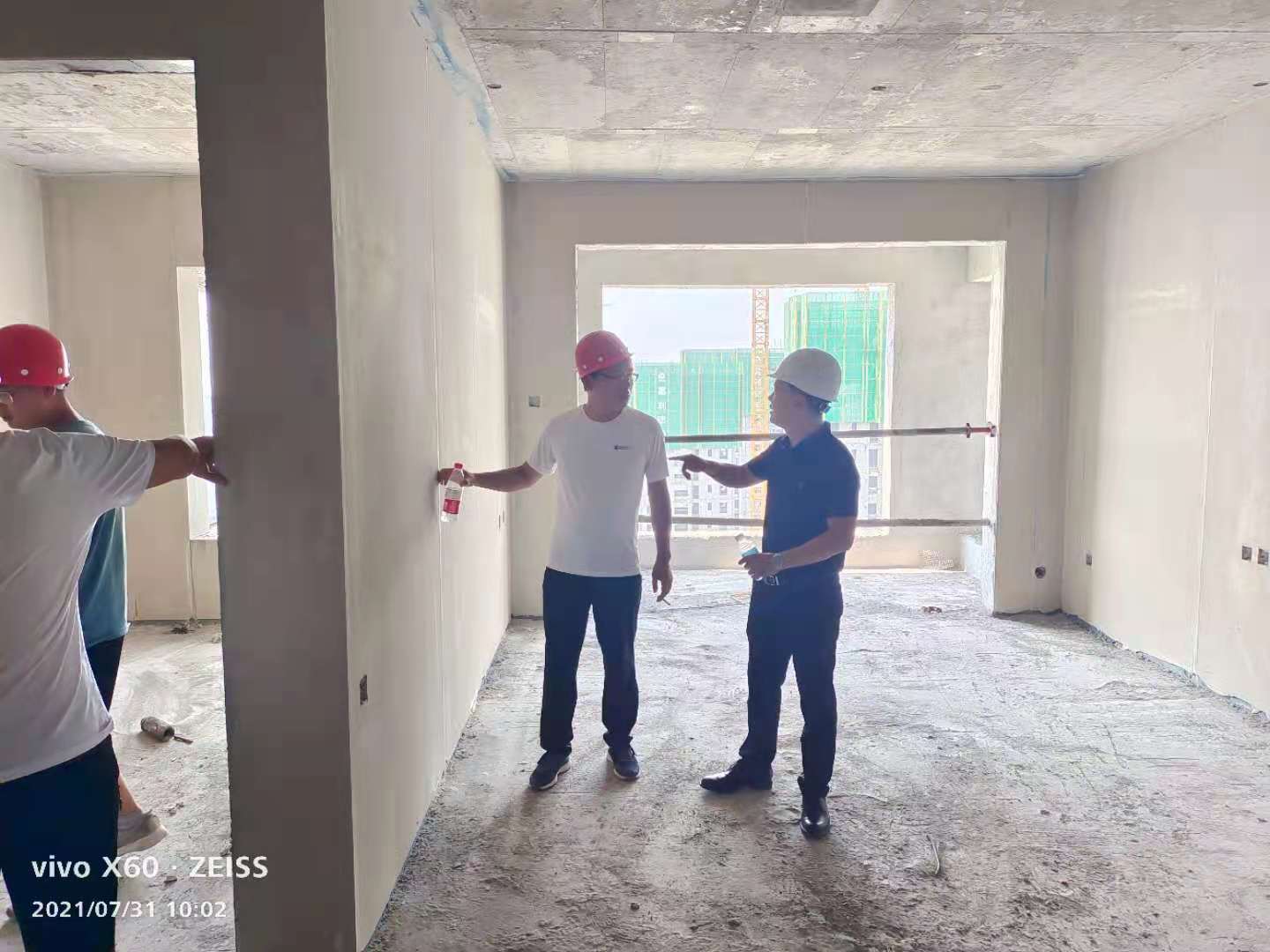 輕質(zhì)抹灰石膏開裂、空鼓、起粉、泛黃、發(fā)霉什么原因